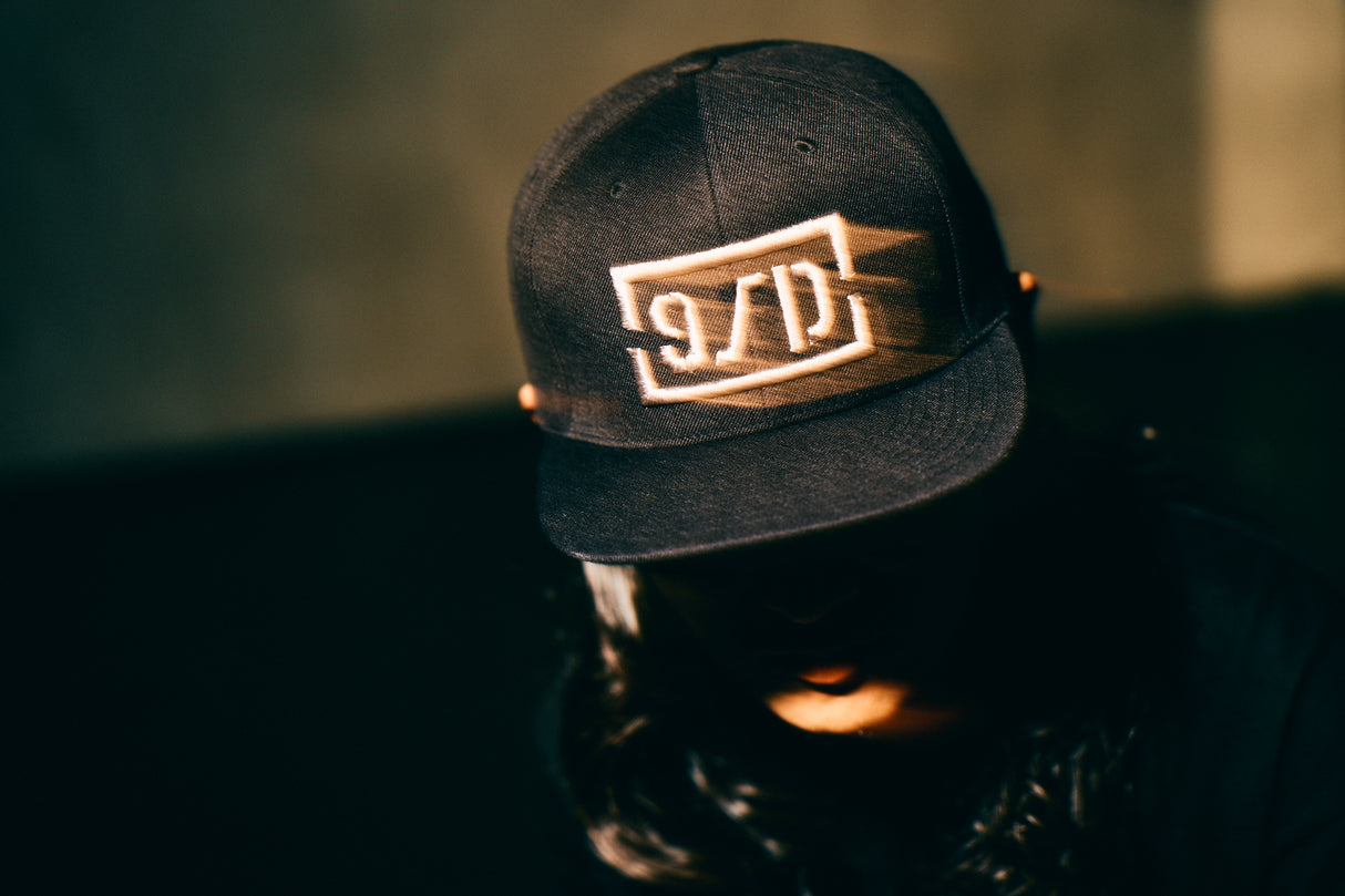 Snapback BLACK / BLACK CHROME