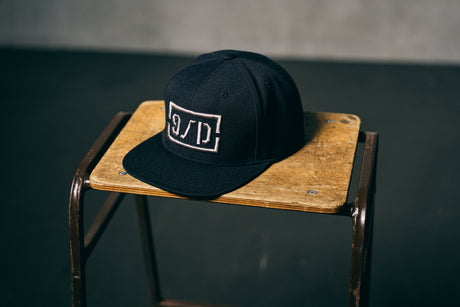 Snapback BLACK / BLACK CHROME