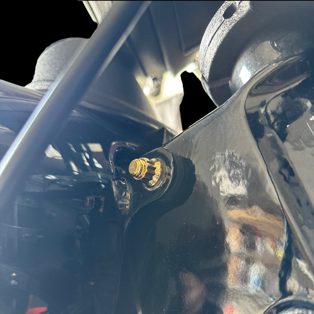 2018年以降 ソフテイル タンク ARP ボルト｜Bamco Motorsports｜NINE