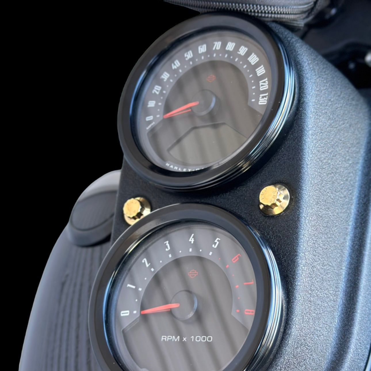 ローライダーst用、スラッシン デジタルメーター クランプARPボルト付き ローライダーst用、スラッシン デジタルメーター クランプARP