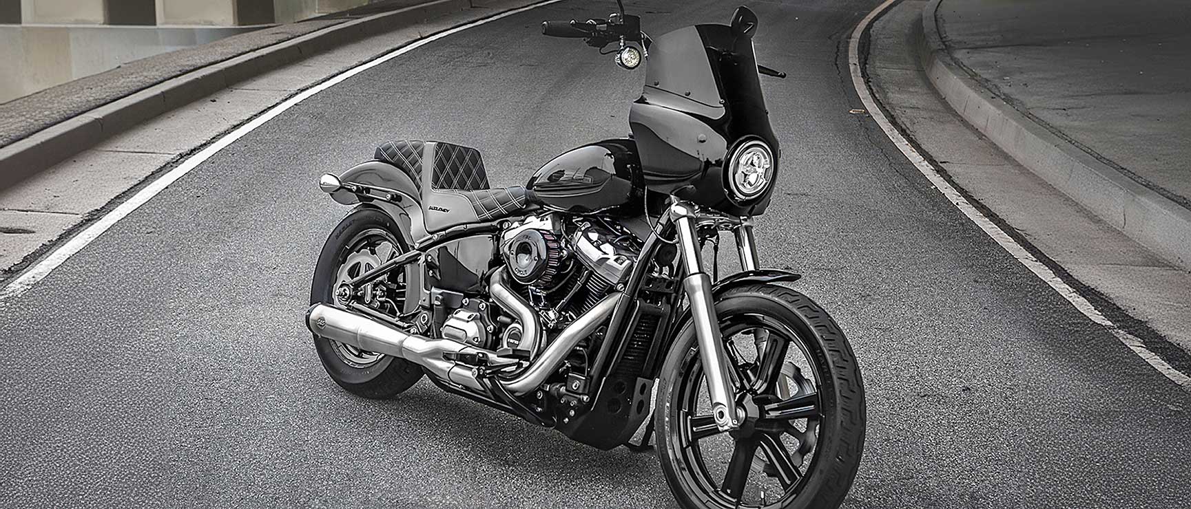 SADDLEMEN（サドルマン）Softail用シート｜ハーレーカスタム