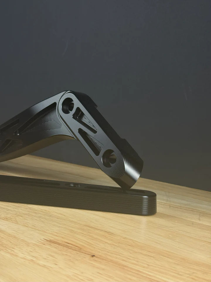 フェンダーストラット（ローライダーS/ST）